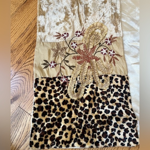 Faux Velvet Leopard Print Floral Scarf Women’s OS Made in India Vintage Unique - Picture 3 of 4